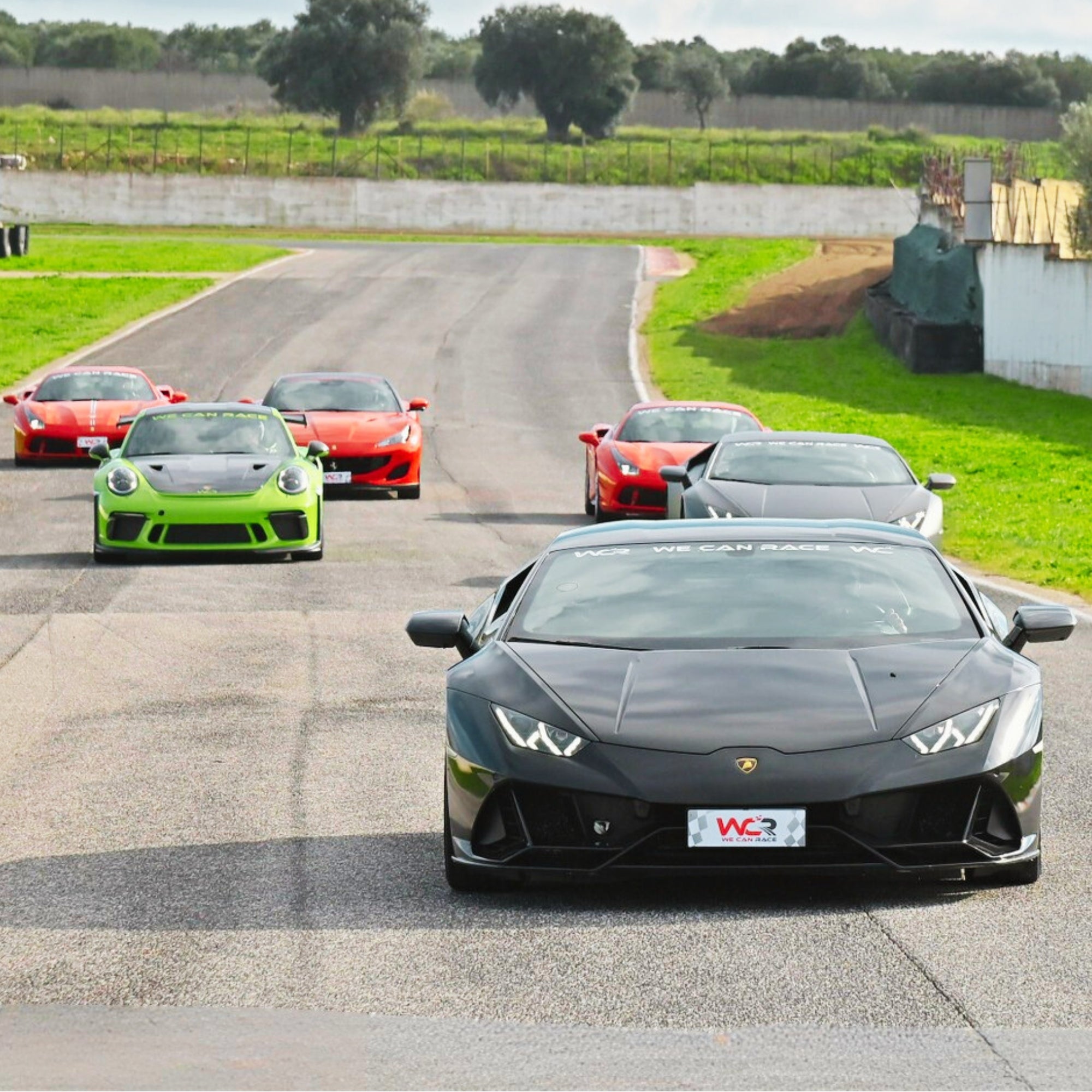 Single VIP in Pista per un Giorno — Vivi l’emozione della guida sportiva
