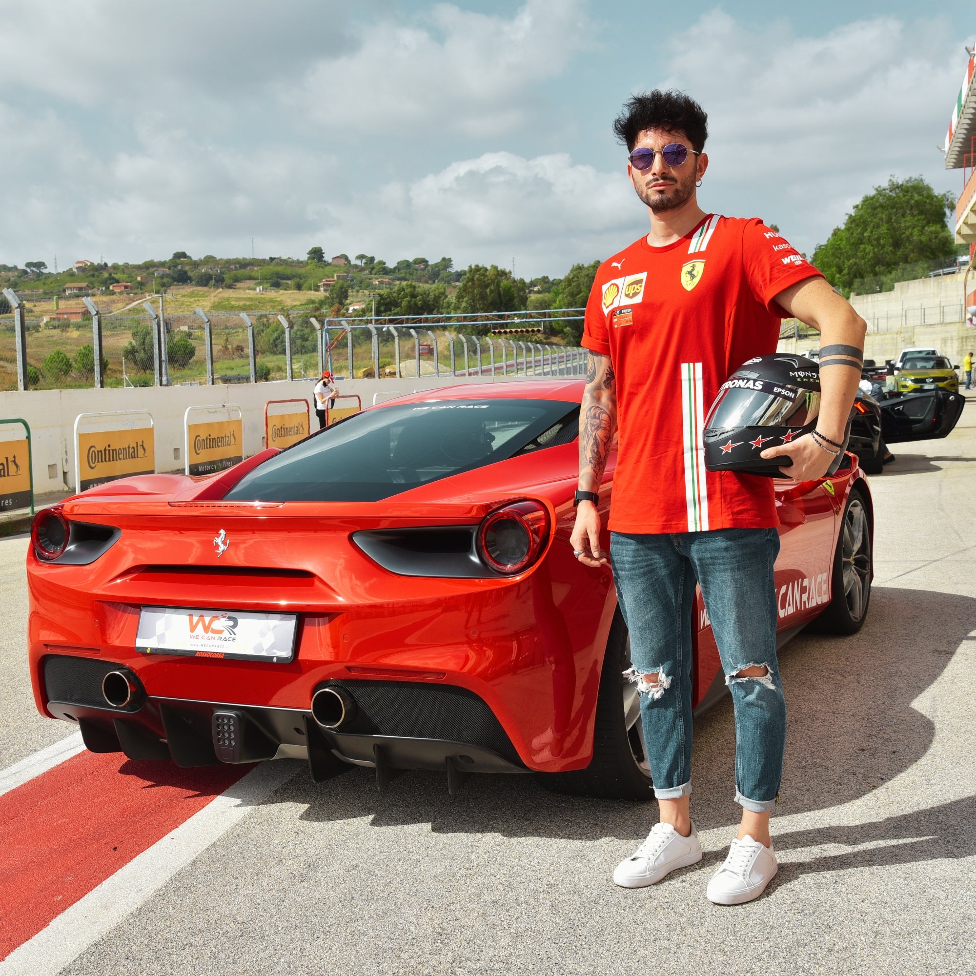 Single VIP in Pista per un Giorno — Vivi l’emozione della guida sportiva